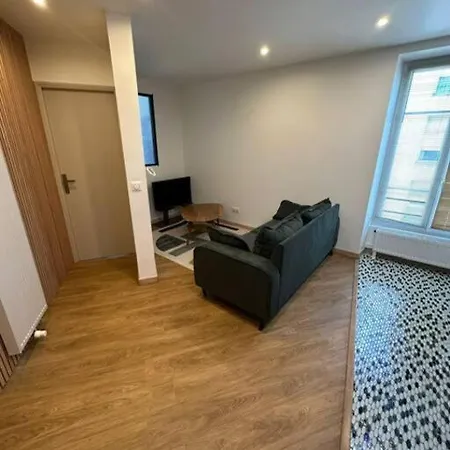 Moderne 2 5 Voyageurs Parijs
