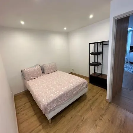 Moderne 2 5 Voyageurs Paris