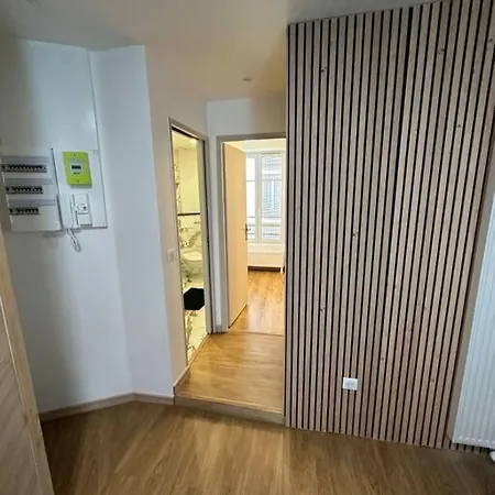 Moderne 2 5 Voyageurs Apartment