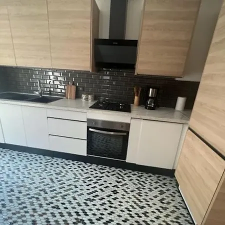 Moderne 2 5 Voyageurs * Paris